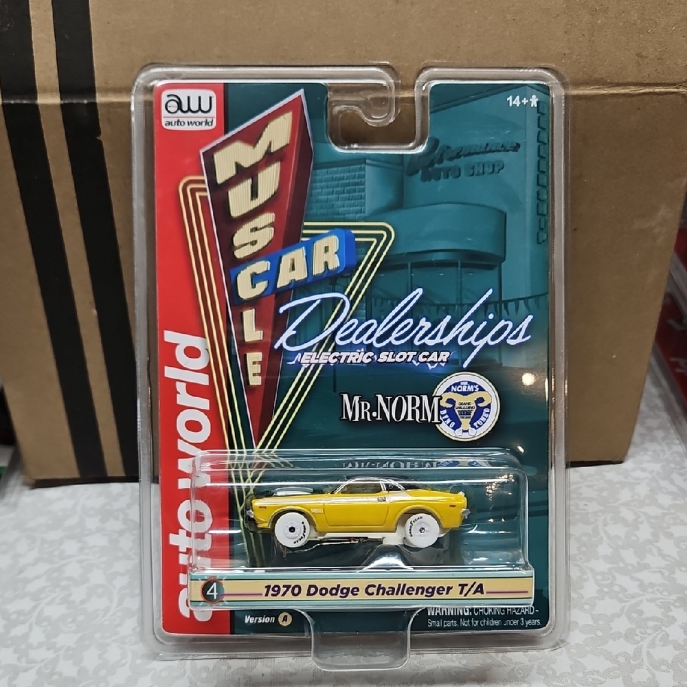 auto world Dealerships 1970 Dodge Challenger Slot Car iwheels SC385/48 R3